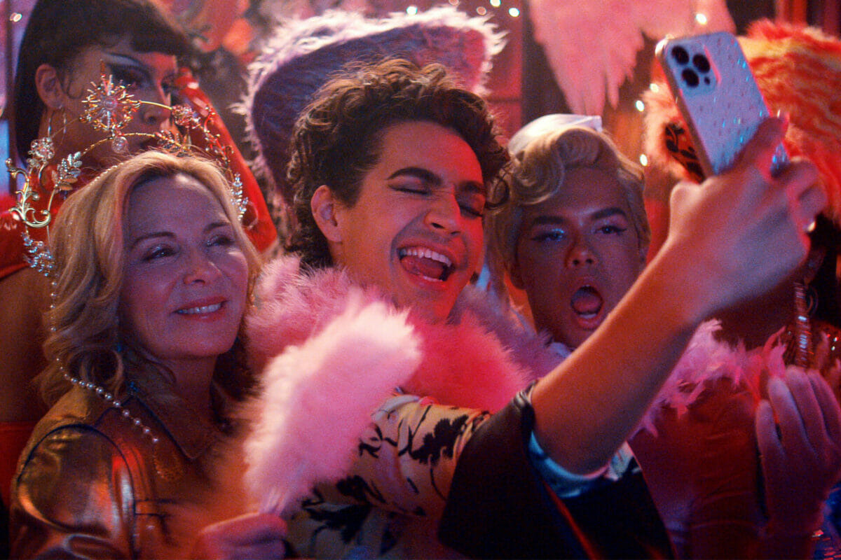 Kim Cattrall em Glamorous