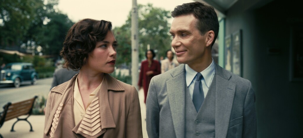 Florence Pugh como Jean Tatlock e Cillian Murphy como J. Robert Oppenheimer