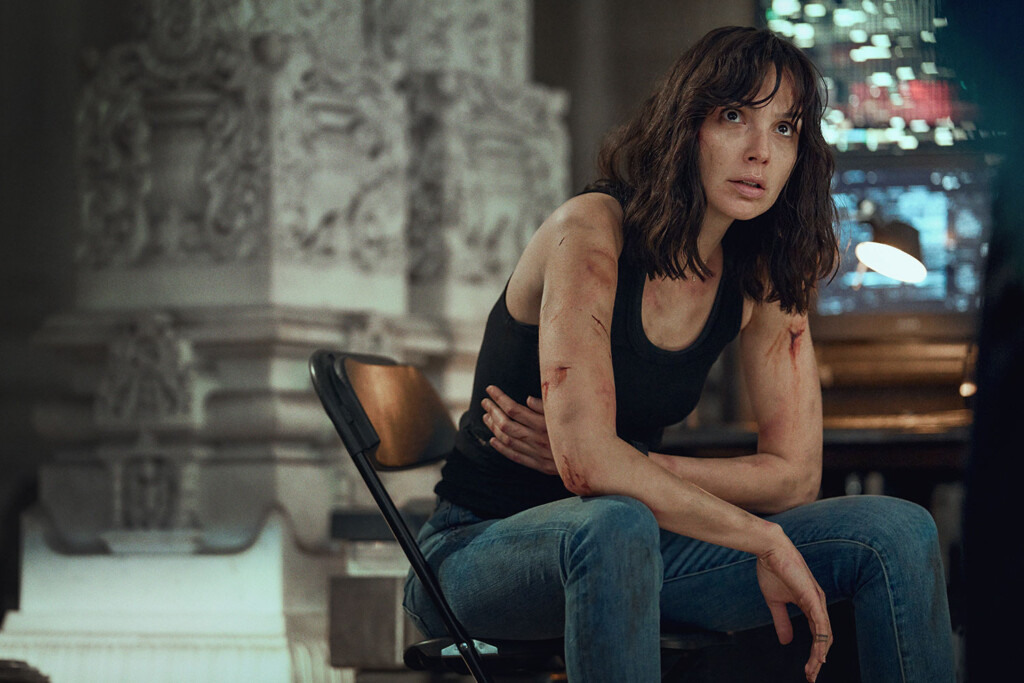 Gal Gadot em Agente Stone