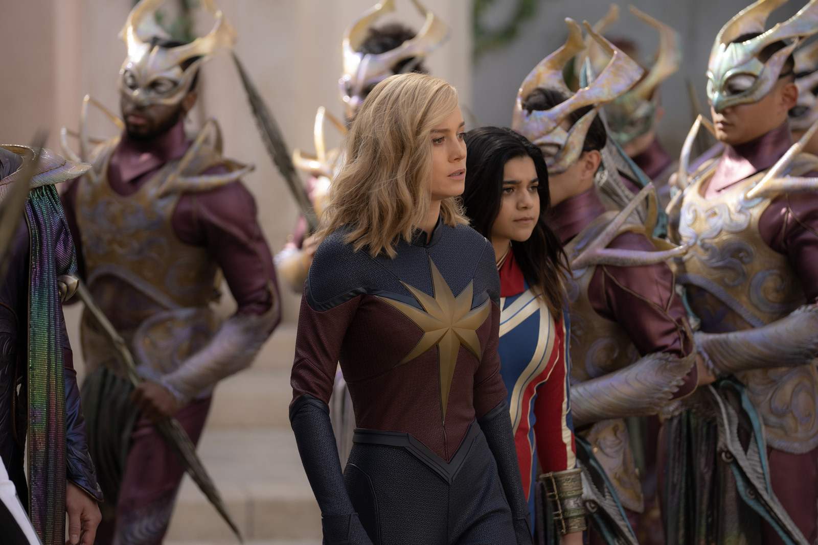 Brie Larson e Iman Vellani em As Marvels