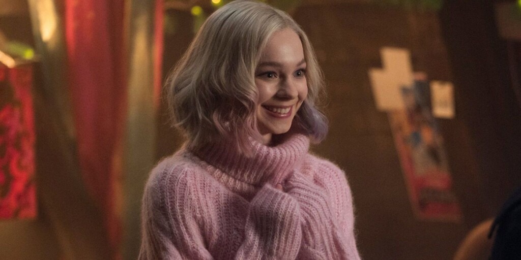Emma Myers como Enid em Wandinha