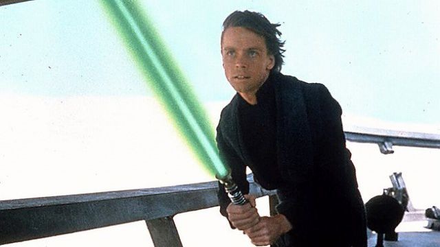 623929-121102-mark-hamill-160819