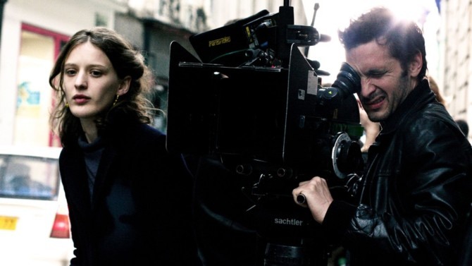 Mia Hansen-Love no set de O Pai dos Meus Filhos