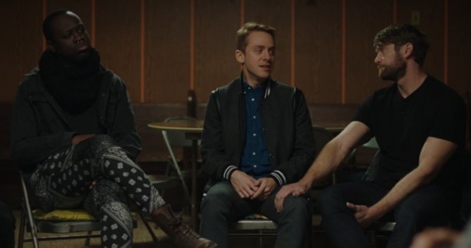 Bob the Drag Queen (à esquerda) e Colby Keller (direita) em High Maintenance