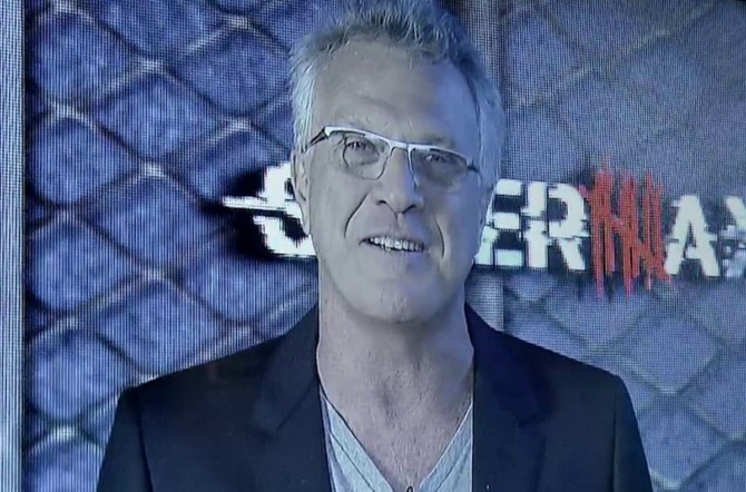 Pedro Bial em cena de Supermax