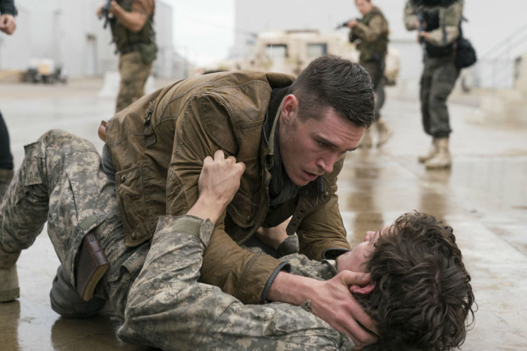 gallery-1496420096-fear-walking-dead-daniel-sharman-sam-underwood