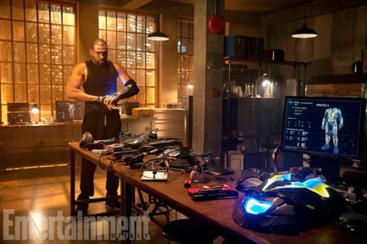Black-Lightning-Suit-Image2