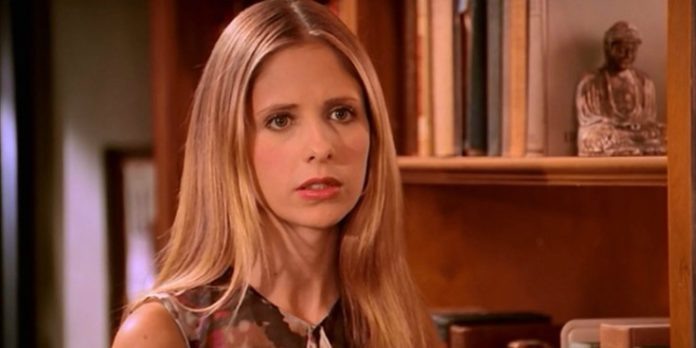 Sarah Michelle Gellar em Buffy: A Caça-Vampiros.