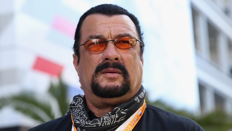O ator e lutador Steven Seagal.