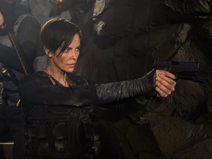 Charlize Theron em The Old Guard