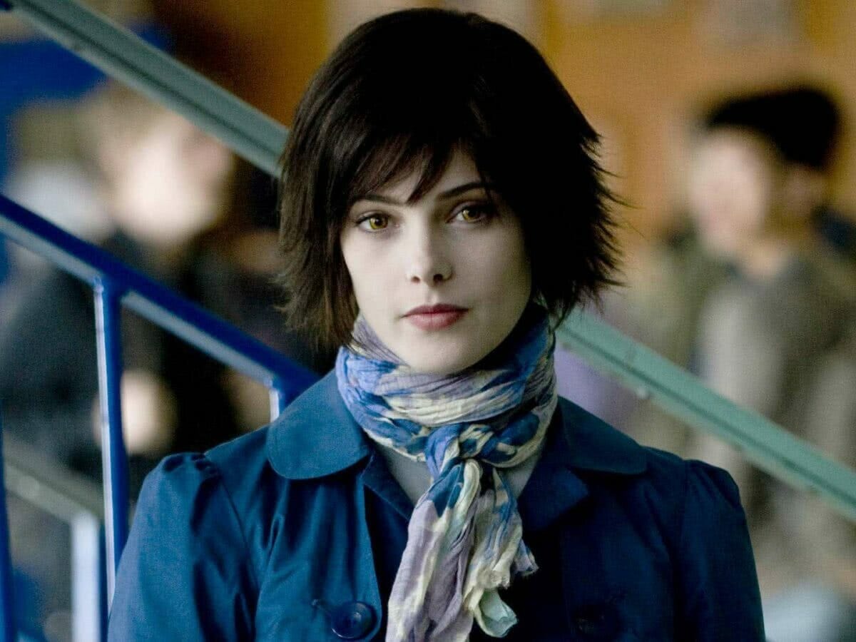 Ashley Greene como Alice na Saga Crepúsculo