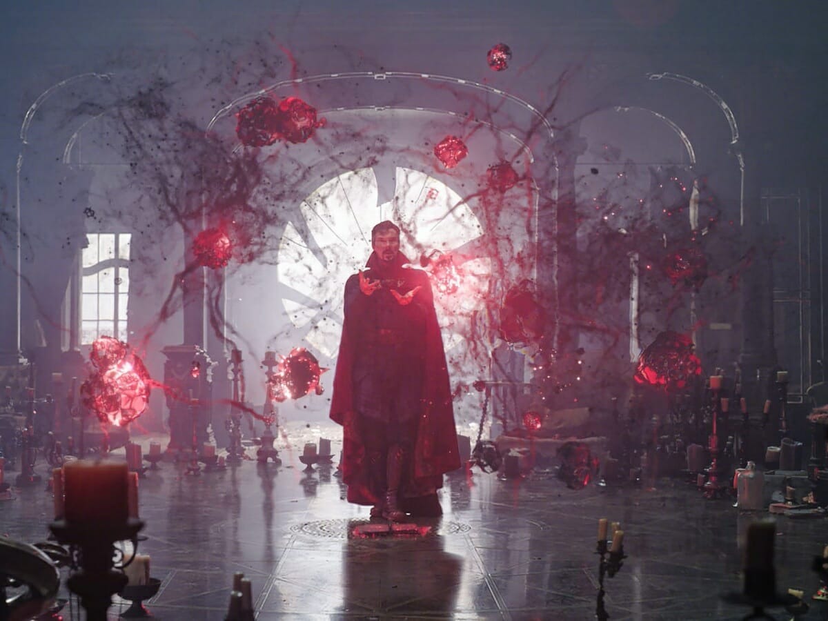 Benedict Cumberbatch em trailer de Doutor Estranho no Multiverso da Loucura