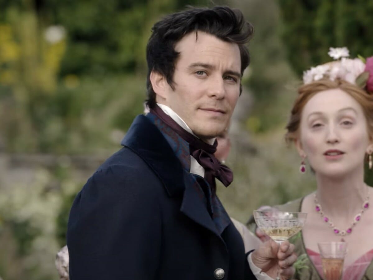 Luke Thompson interpreta Benedict em Bridgerton