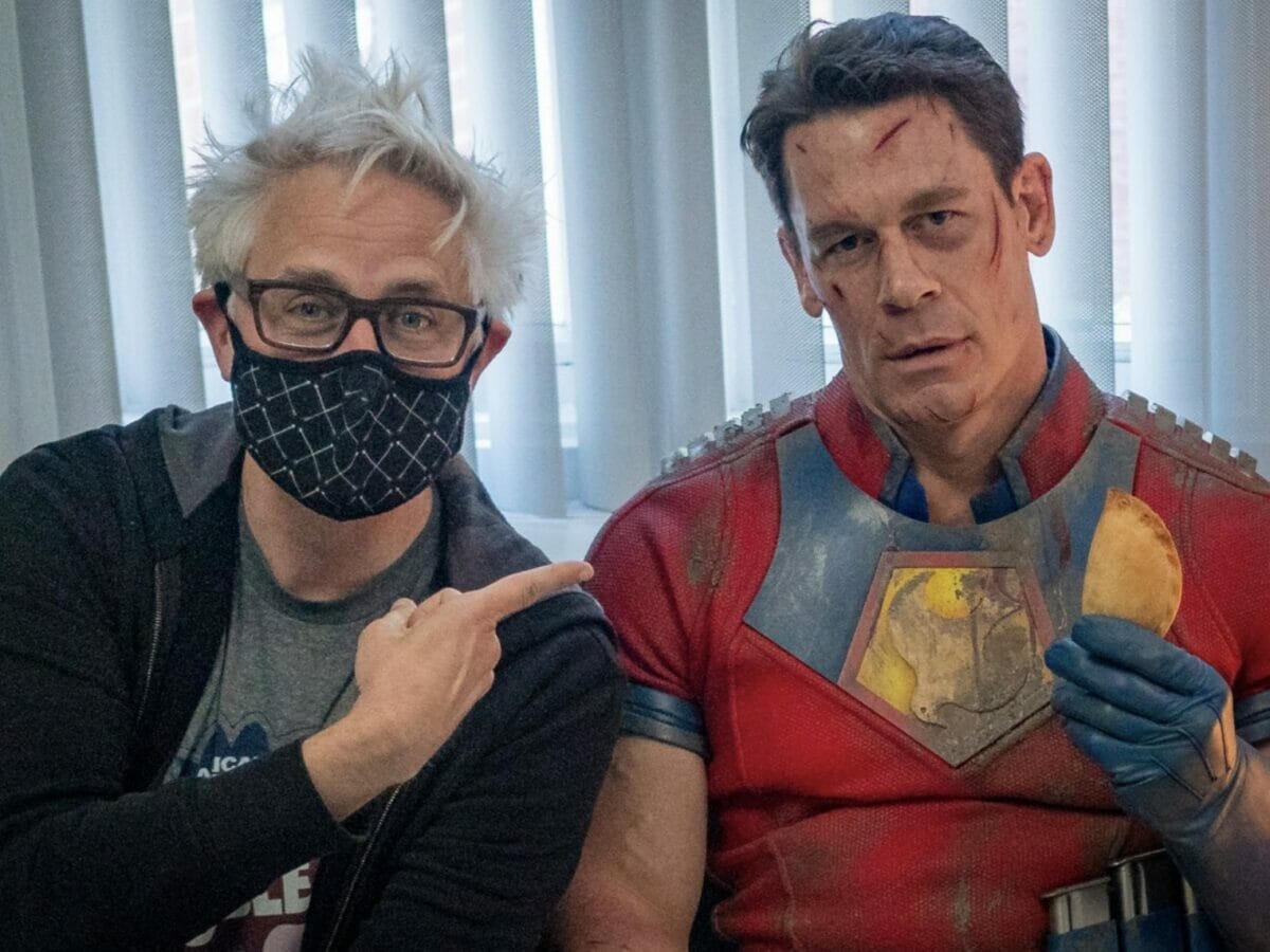 James Gunn com John Cena, o Pacificador