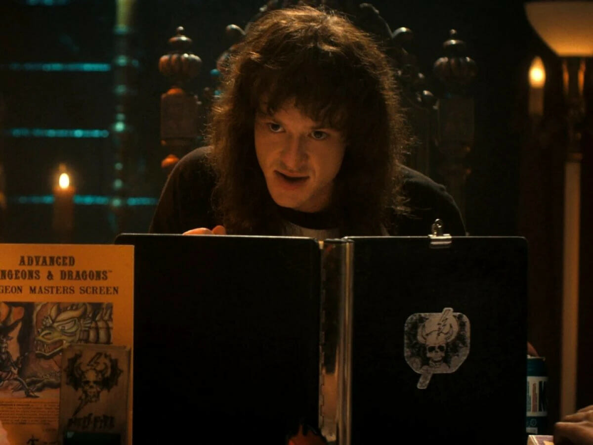 Joseph Quinn como Eddise Munson em Stranger Things