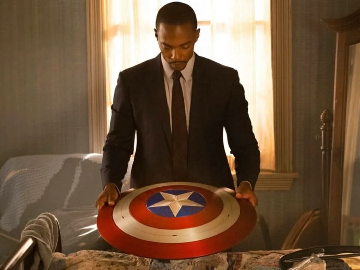 Anthony Mackie em Falcão e o Soldado Invernal