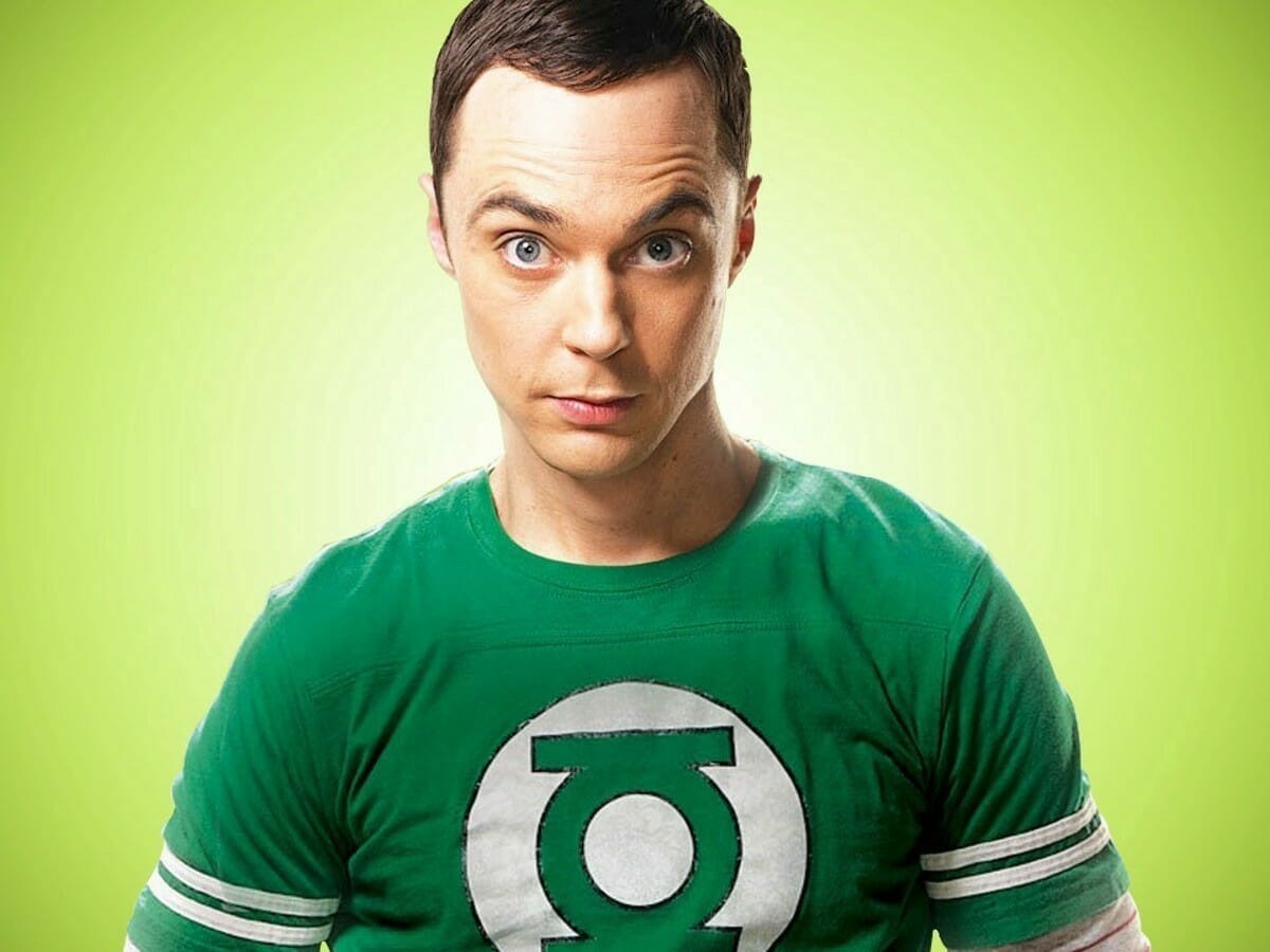 Jim Parsons como Sheldon em The Big Bang Theory.