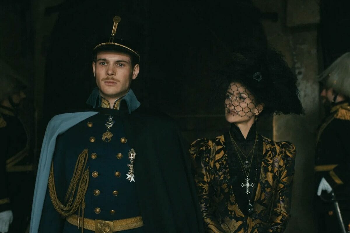 Philip Froissant como o Imperador Franz em A Imperatriz.