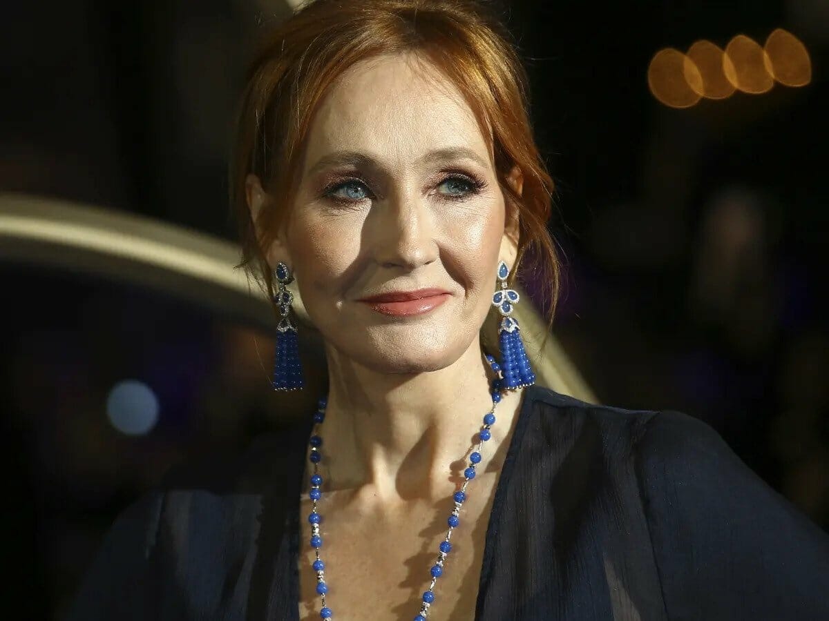 J.K. Rowling é a autora de Harry Potter.