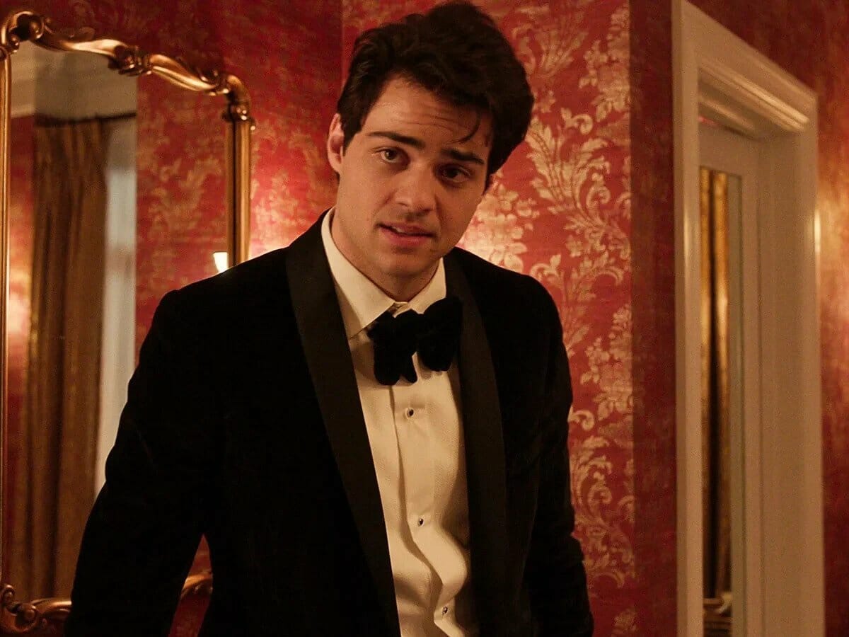 Noah Centineo é o protagonista de Recruta