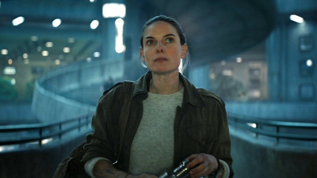 Rebecca Ferguson em Silo.