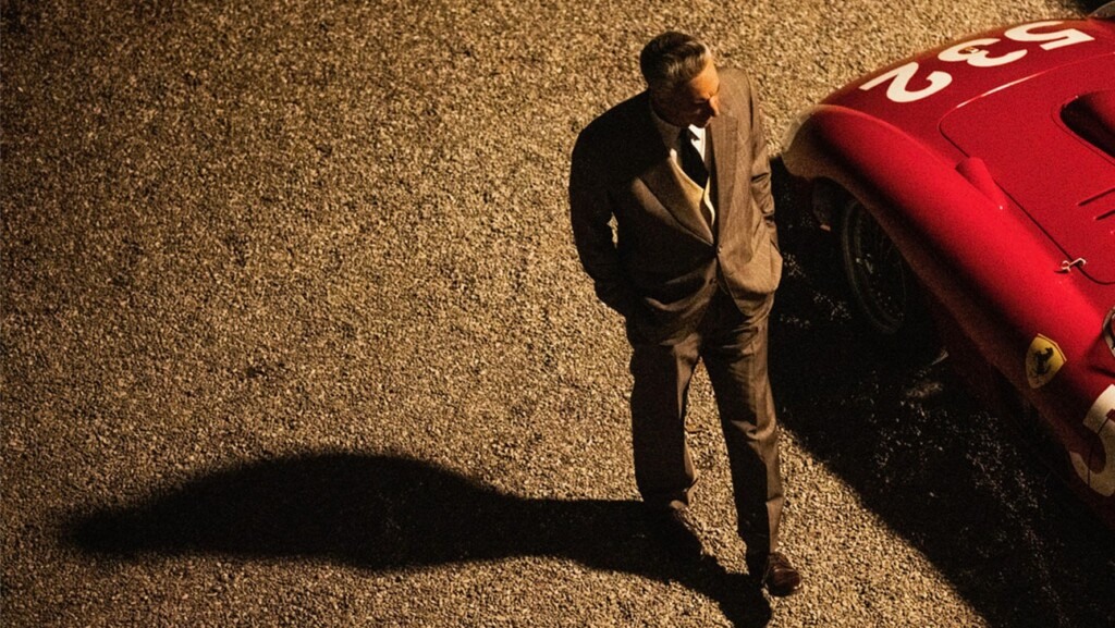 Adam Driver em Ferrari