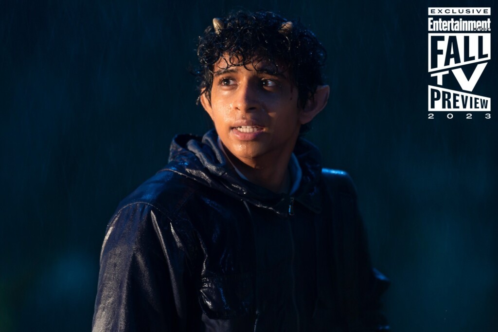 Aryan Simhadri como Grover em Percy Jackson do Disney+