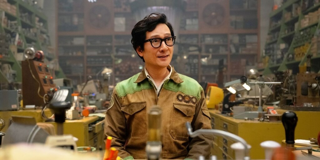 Ke Huy Quan em Loki