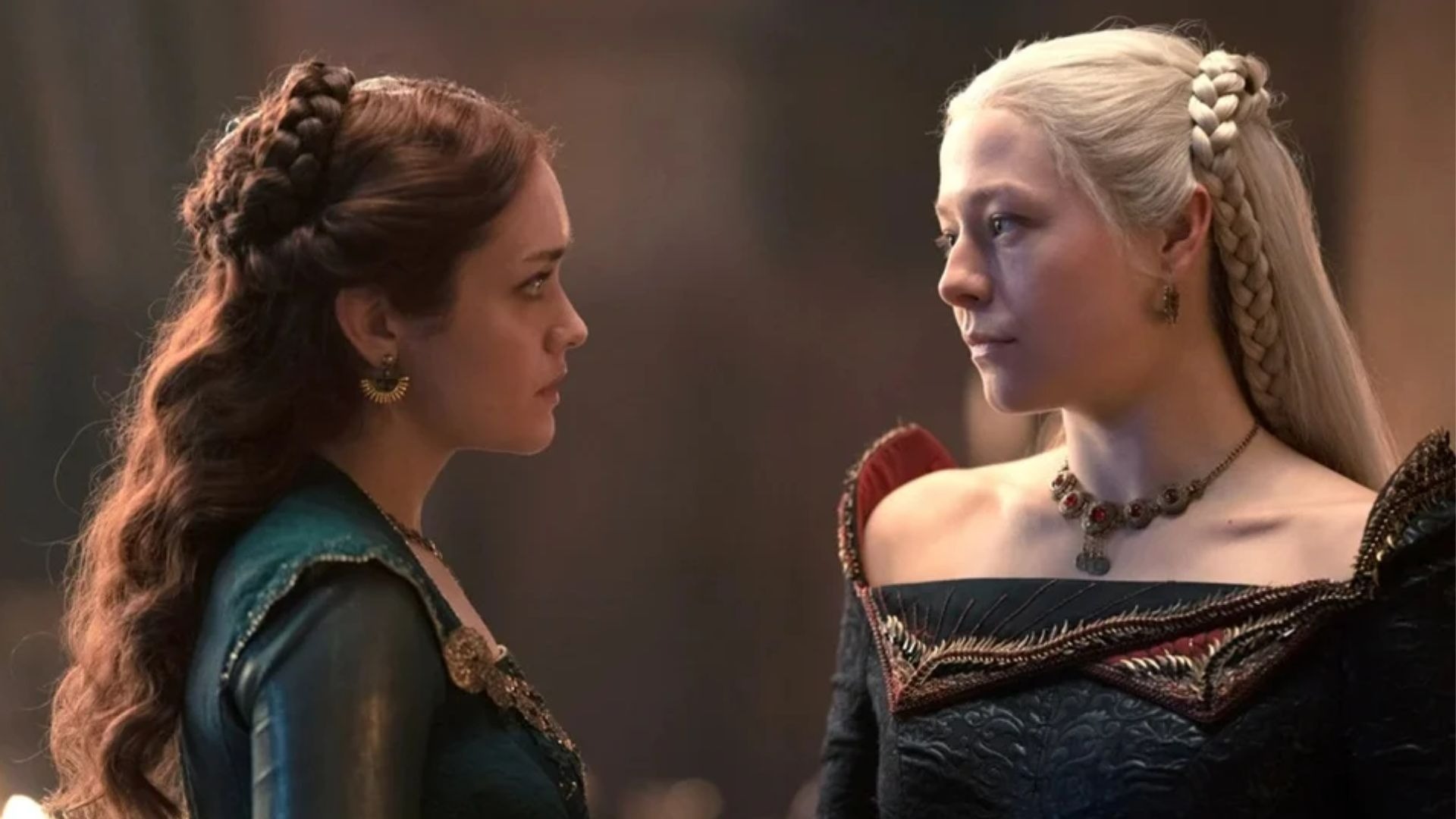Alicent e Rhaenyra em A Casa do Dragão