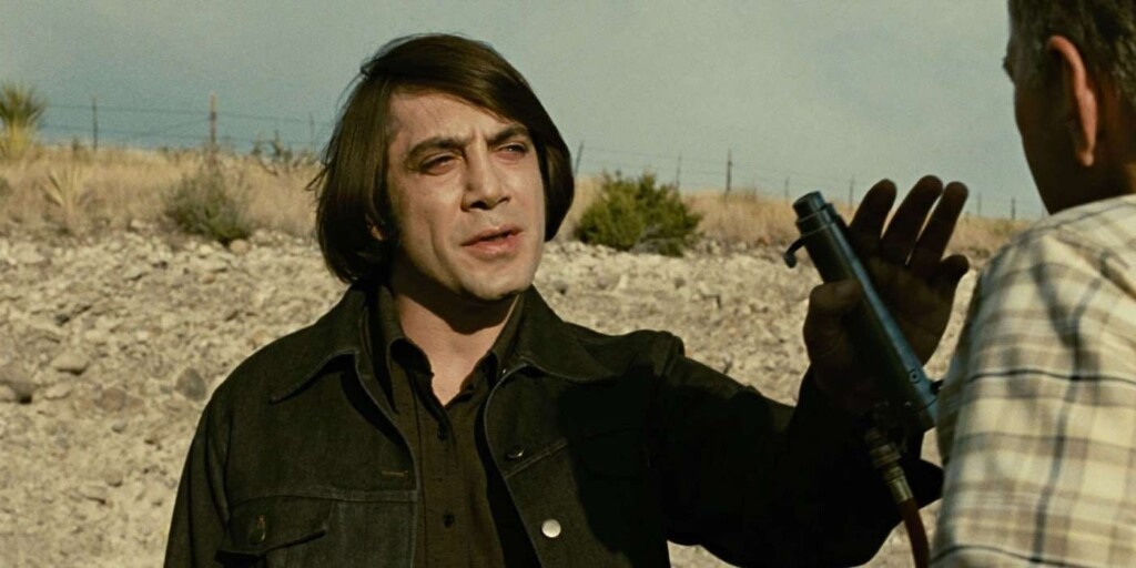Anton Chigurh em Onde os Fracos Não Têm Vez
