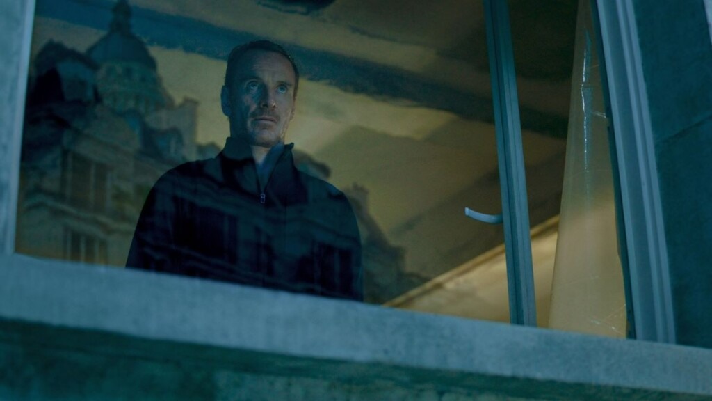 Michael Fassbender em O Assassino