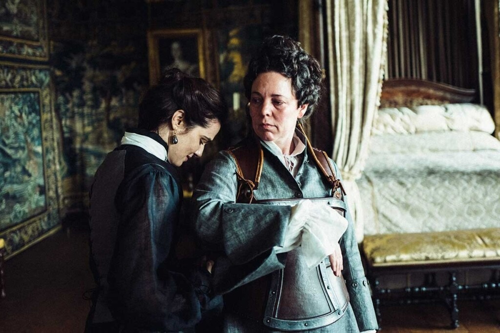 Rachel Weisz e Olivia Colman em A Favorita