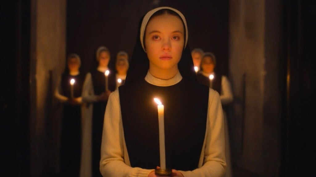 Sydney Sweeney faz o papel de Cecilia no filme Imaculada