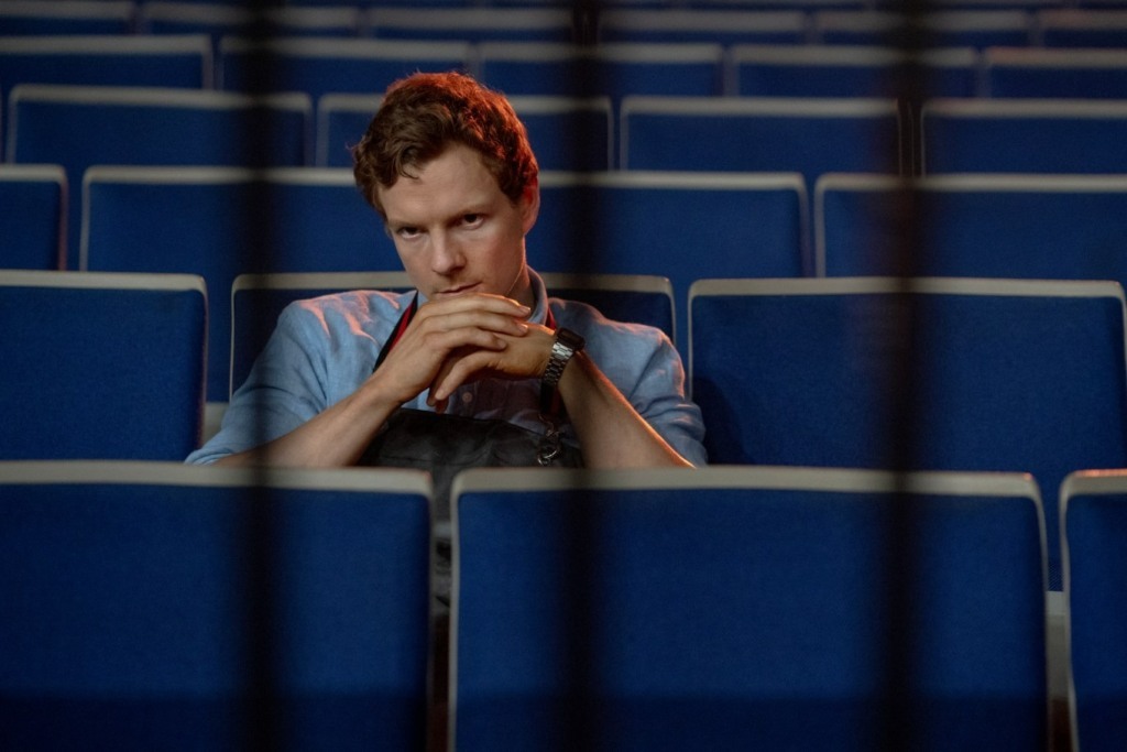Patrick Gibson como Dexter Morgan