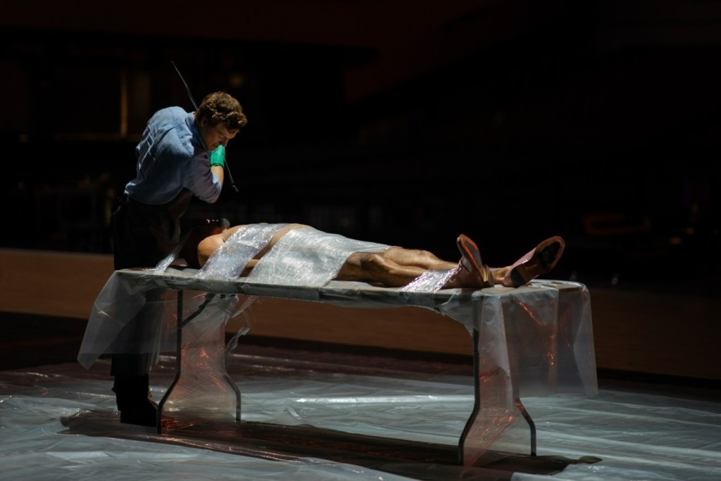 Patrick Gibson como Dexter Morgan