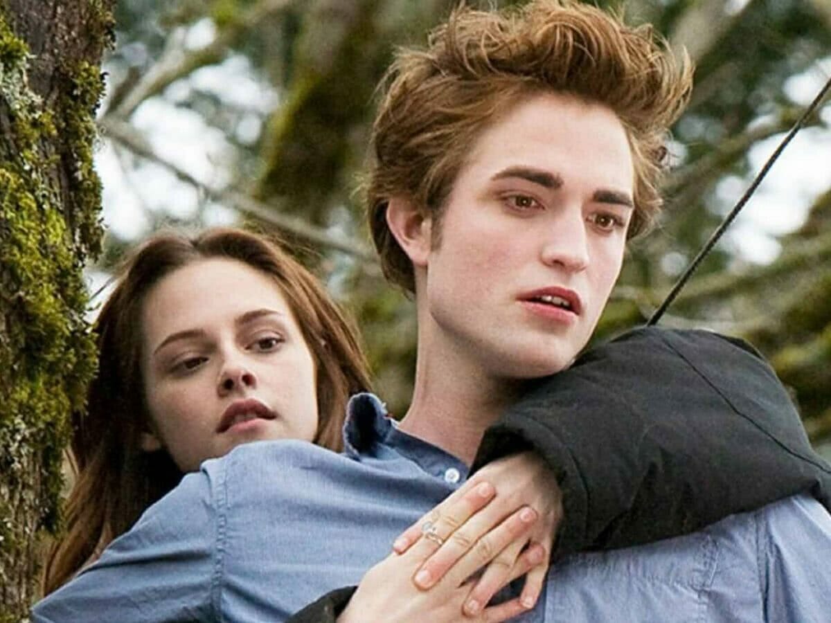 Robert Pattinson e Kristen Stewart em Crepúsculo.