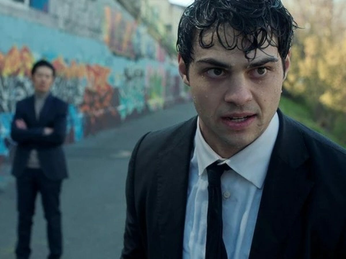 Noah Centineo na série Recruta