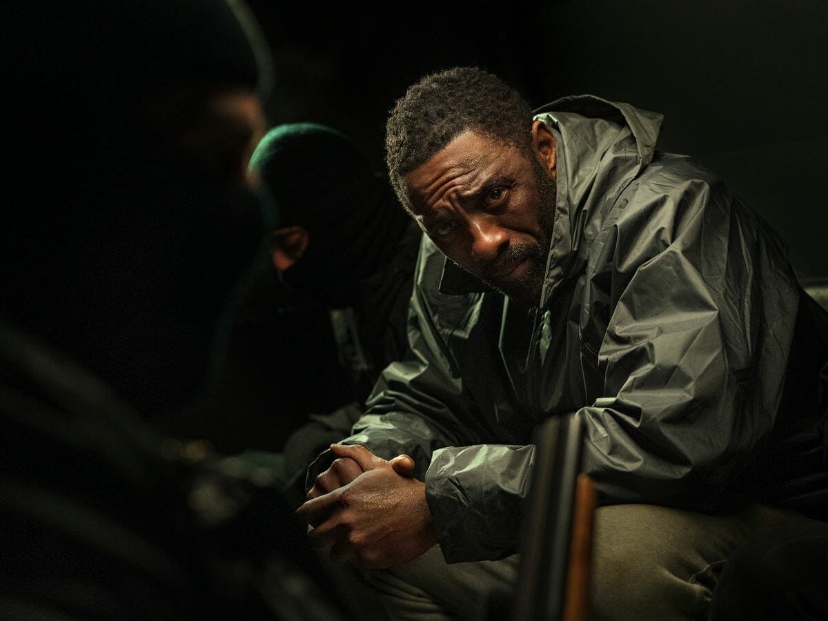 Idris Elba como John Luther em Luther: O Cair da Noite.