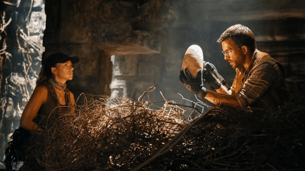 O DNA coletado no filme pode ser a chave para salvar vidas, ou abrir as portas do caos no próximo Jurassic